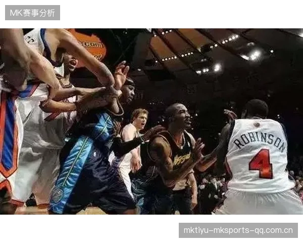 太欢乐了！澳门NBA中国赛赛前：张子宇与NBA火箭队球星合影，中国球迷的盛大开场！
